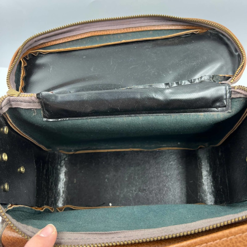 Vintage 1970's Camera Bag Faux Leather Tan Shoulder Strap Zippered‎ Padded - Picture 9 of 16